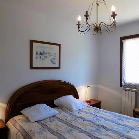 Villa - Maison De Plain-pied Avec Jardin Clos - Quartier Residentiel *