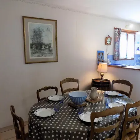 Villa - Maison De Plain-pied Avec Jardin Clos - Quartier Residentiel