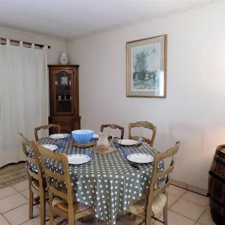 - Maison De Plain-pied Avec Jardin Clos - Quartier Residentiel * Royan