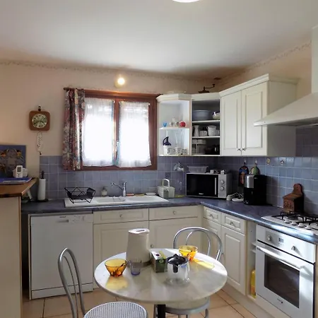 - Maison De Plain-pied Avec Jardin Clos - Quartier Residentiel * Royan