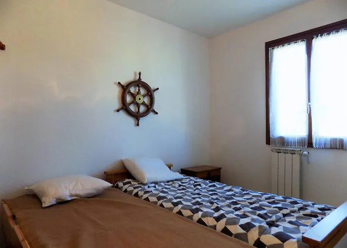 Villa - Maison De Plain-pied Avec Jardin Clos - Quartier Residentiel *