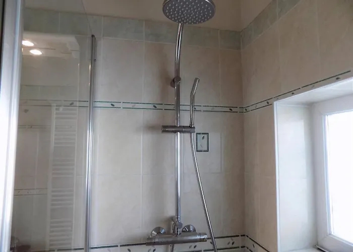 - Maison De Plain-pied Avec Jardin Clos - Quartier Residentiel * Royan