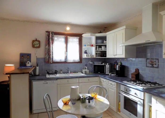 - Maison De Plain-pied Avec Jardin Clos - Quartier Residentiel *