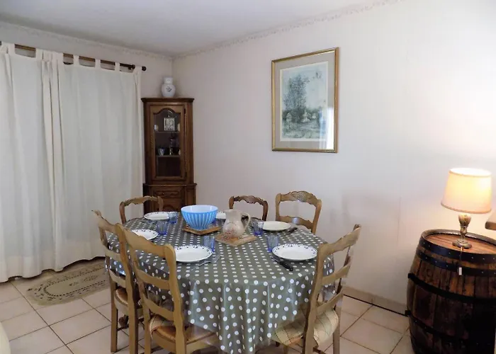 - Maison De Plain-pied Avec Jardin Clos - Quartier Residentiel * Royan